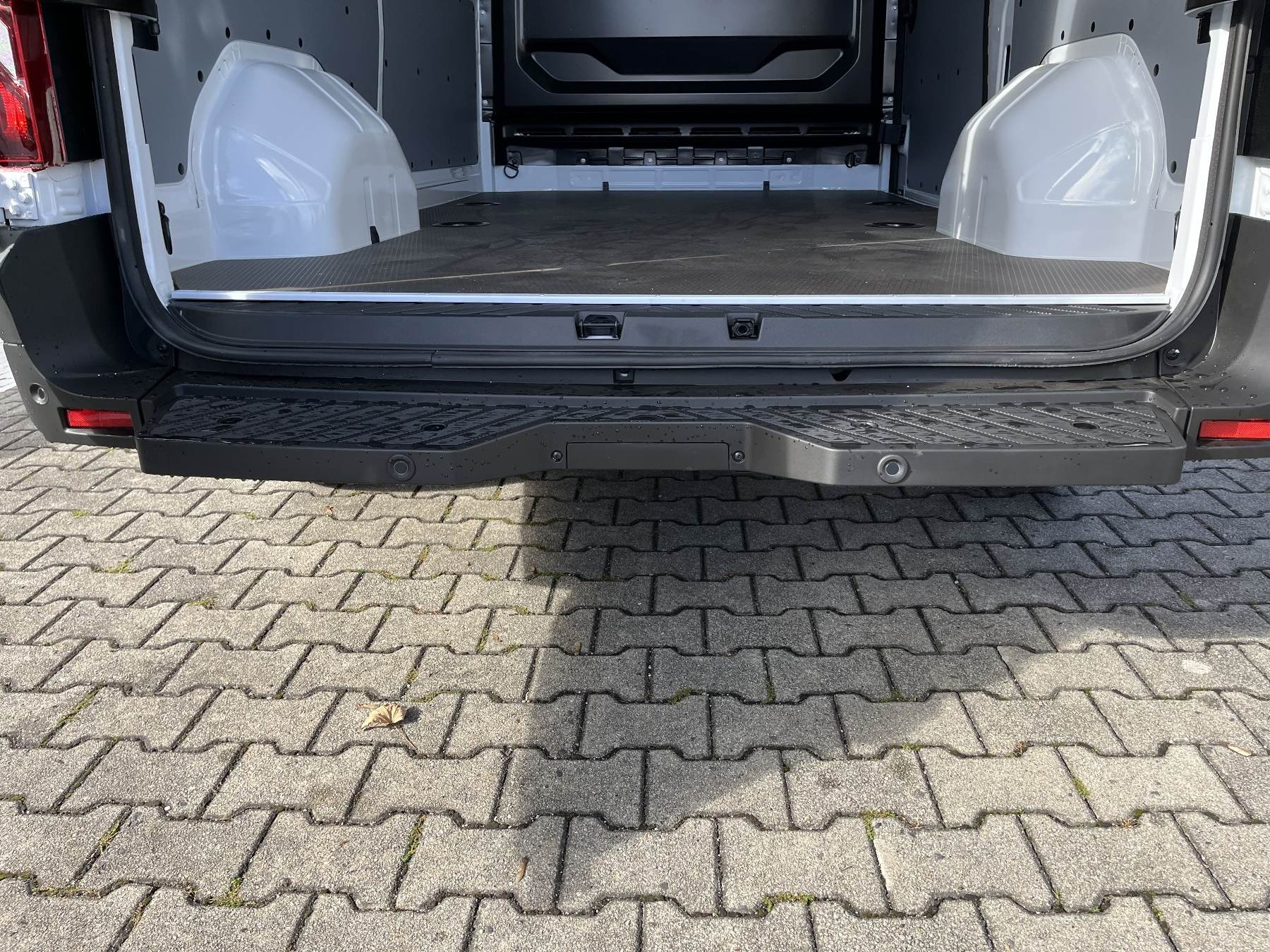 Bild 18 - Master FWD Kasten extra L2H2 3,5t Blue dCi 150