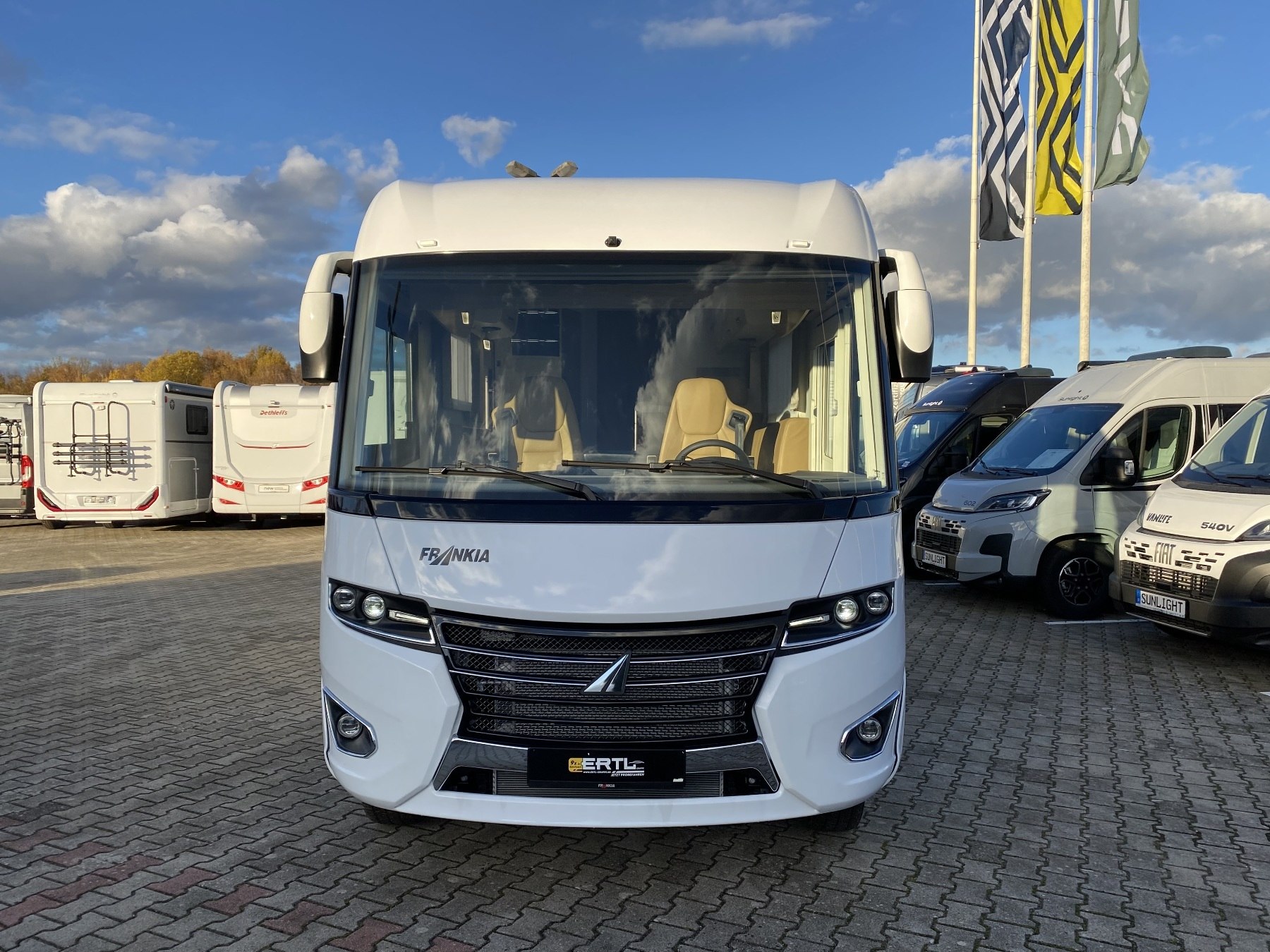 Bild 2 - I 640 F-Line 4,5t Dachklima* Luftfahrwerk* Alde*