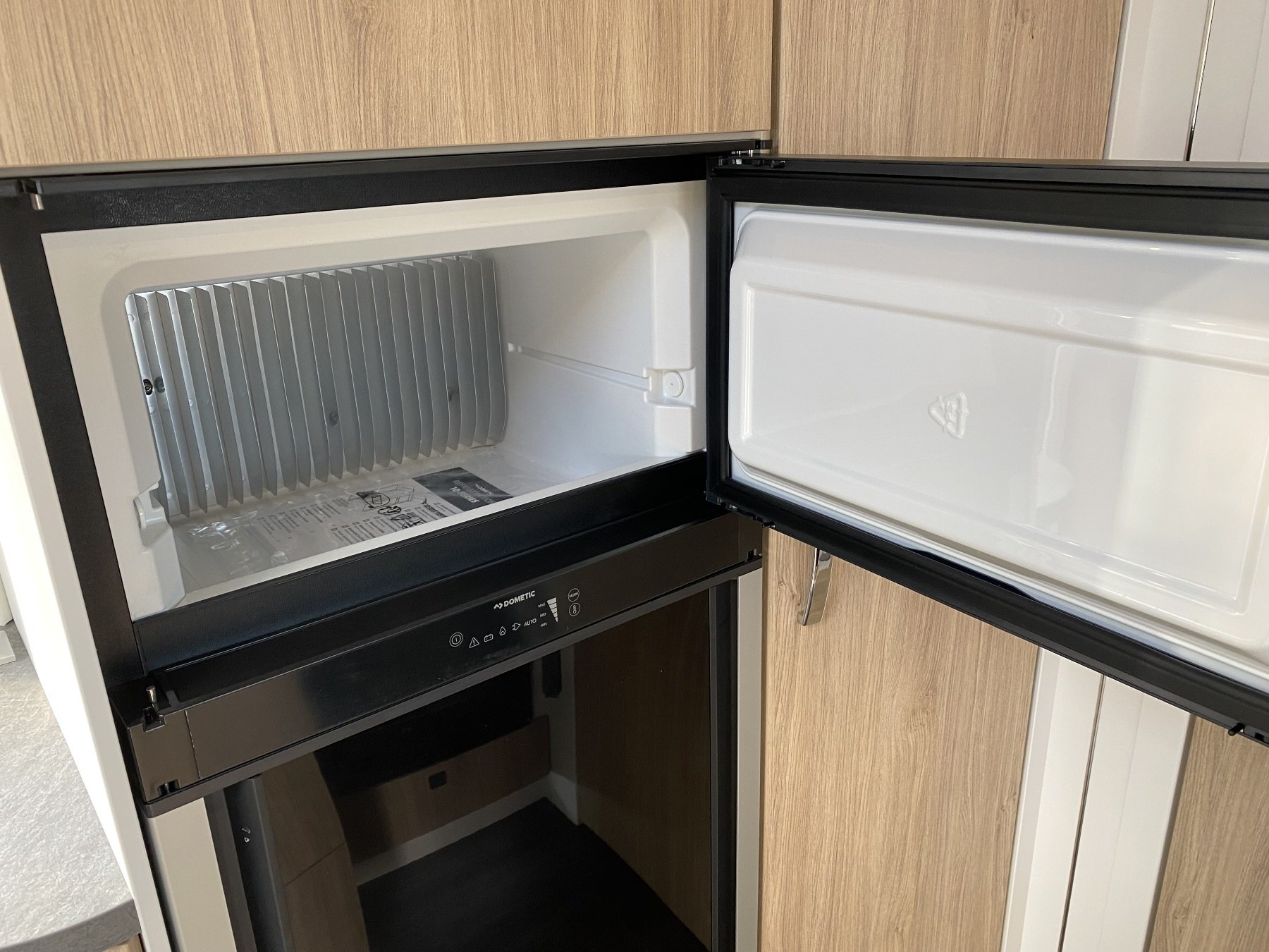 Bild 27 - I 640 F-Line 4,5t Dachklima* Luftfahrwerk* Alde*