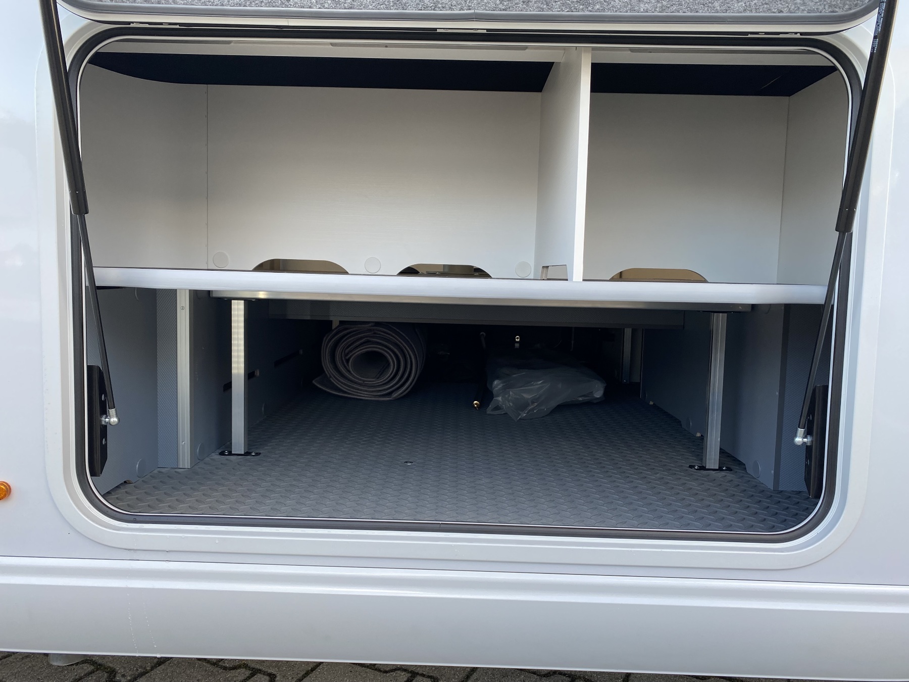 Bild 45 - I 640 F-Line 4,5t Dachklima* Luftfahrwerk* Alde*