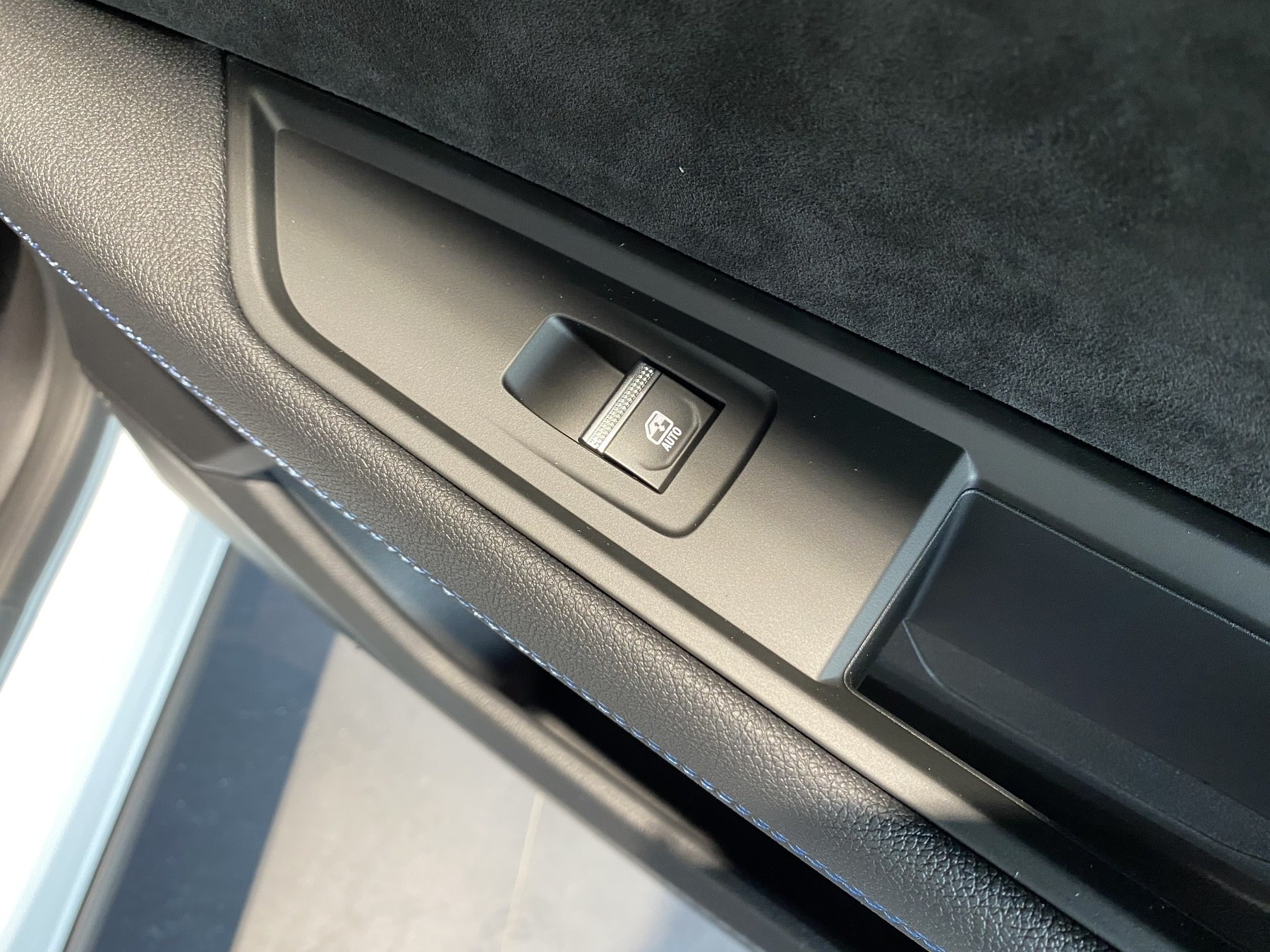 Bild 12 - Austral Esprit Alpine Full Hybrid E-Tech 200