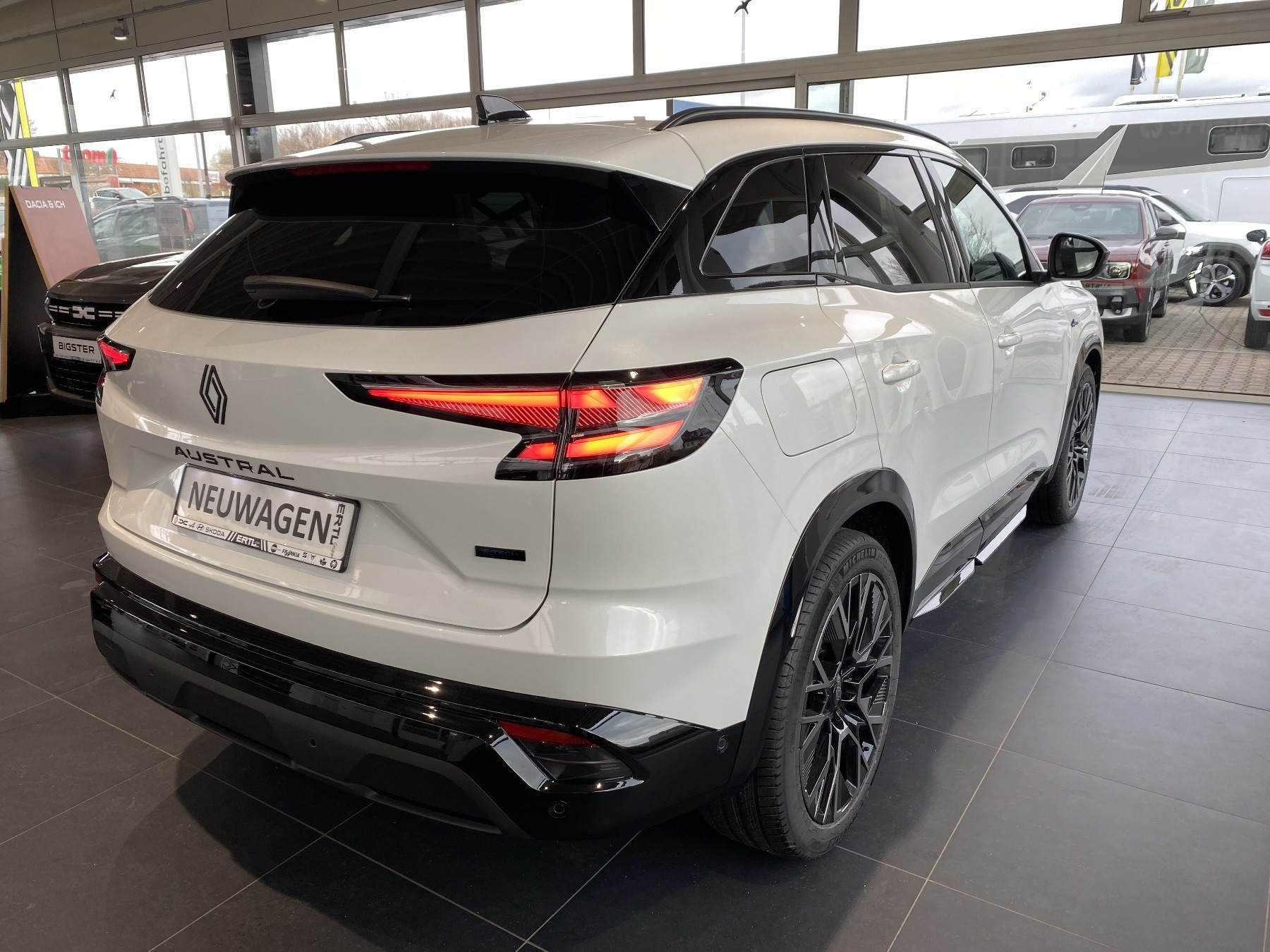 Bild 17 - Austral Esprit Alpine Full Hybrid E-Tech 200