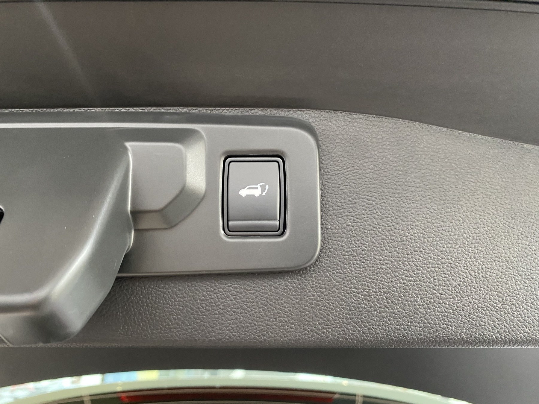 Bild 24 - Austral Esprit Alpine Full Hybrid E-Tech 200