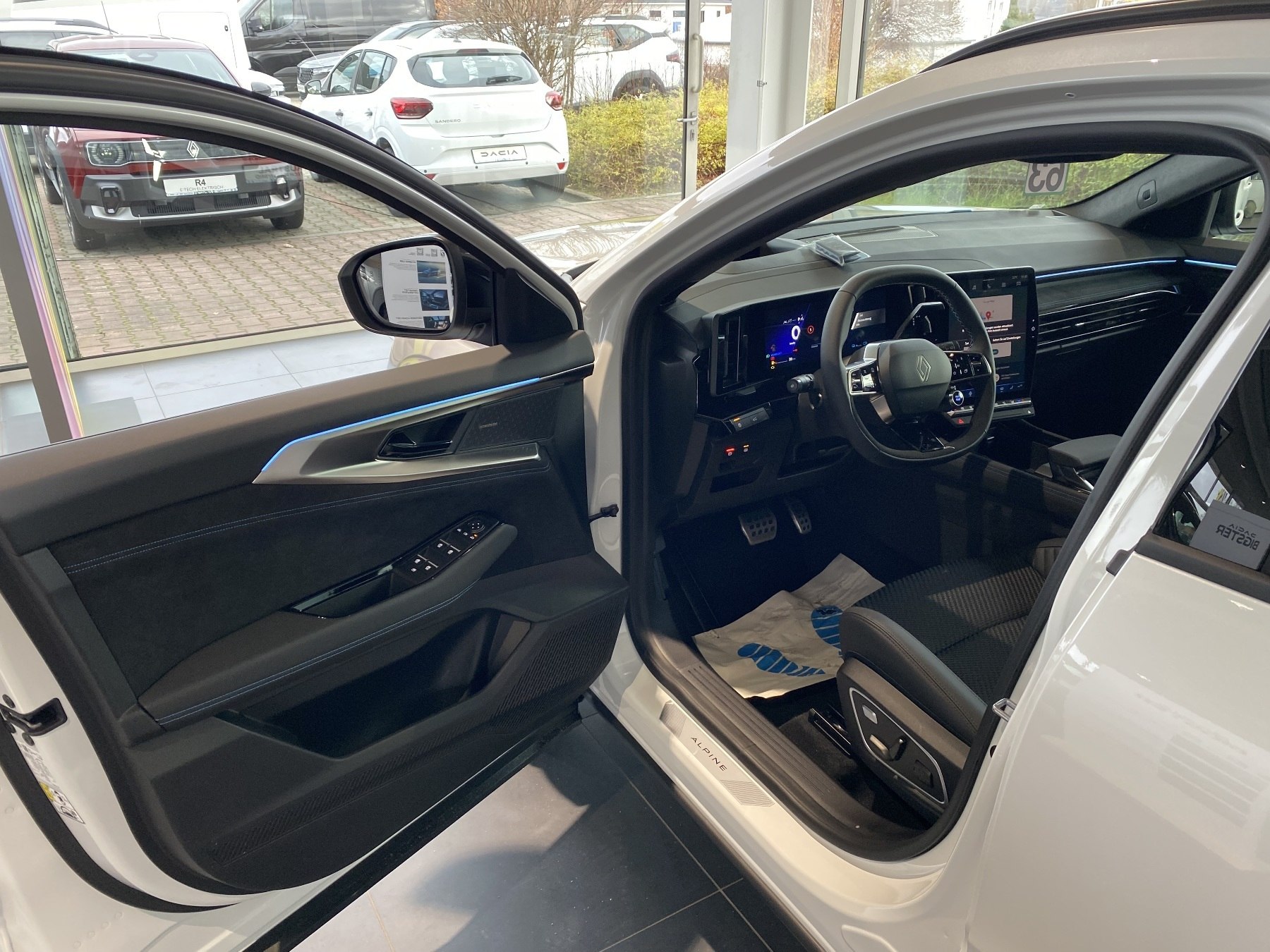 Bild 26 - Austral Esprit Alpine Full Hybrid E-Tech 200