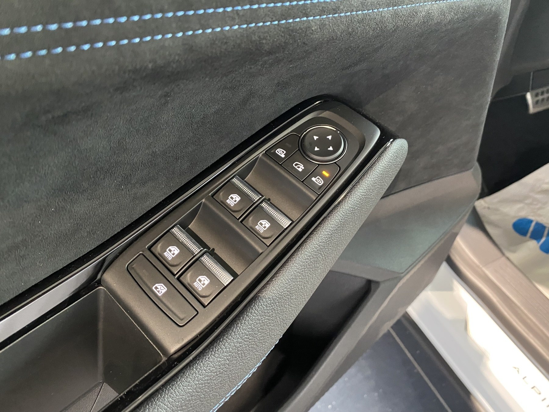 Bild 27 - Austral Esprit Alpine Full Hybrid E-Tech 200