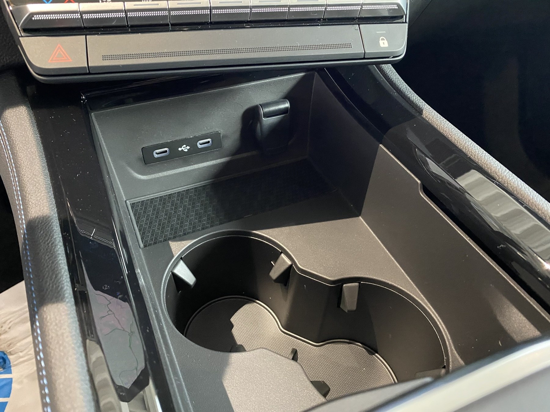 Bild 39 - Austral Esprit Alpine Full Hybrid E-Tech 200