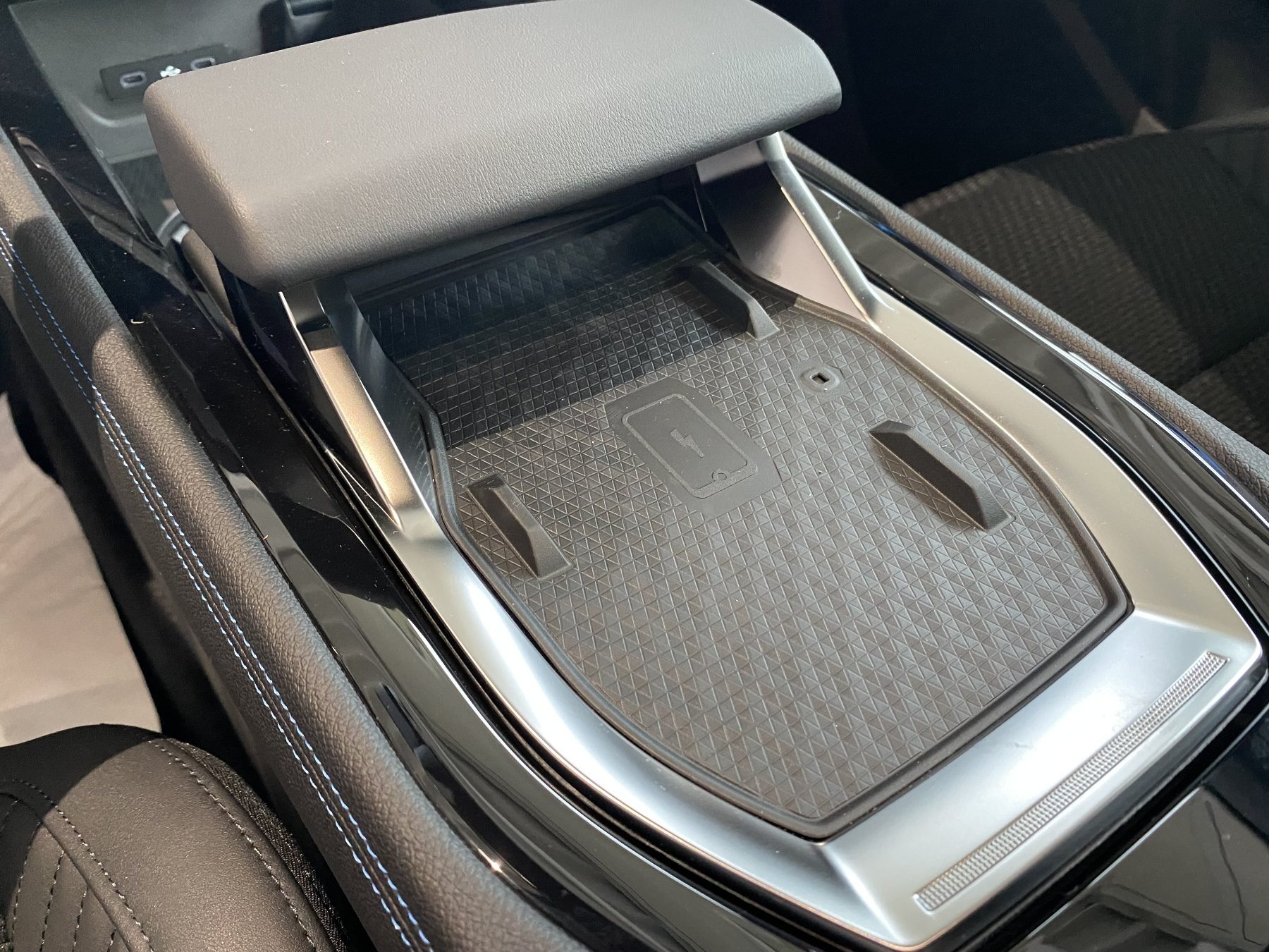Bild 40 - Austral Esprit Alpine Full Hybrid E-Tech 200