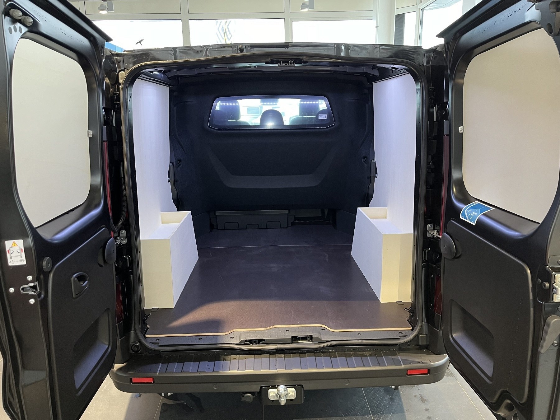Bild 7 - Trafic Lkw DoKa Komfort L2H1 3,0tdCi 170 Aut.