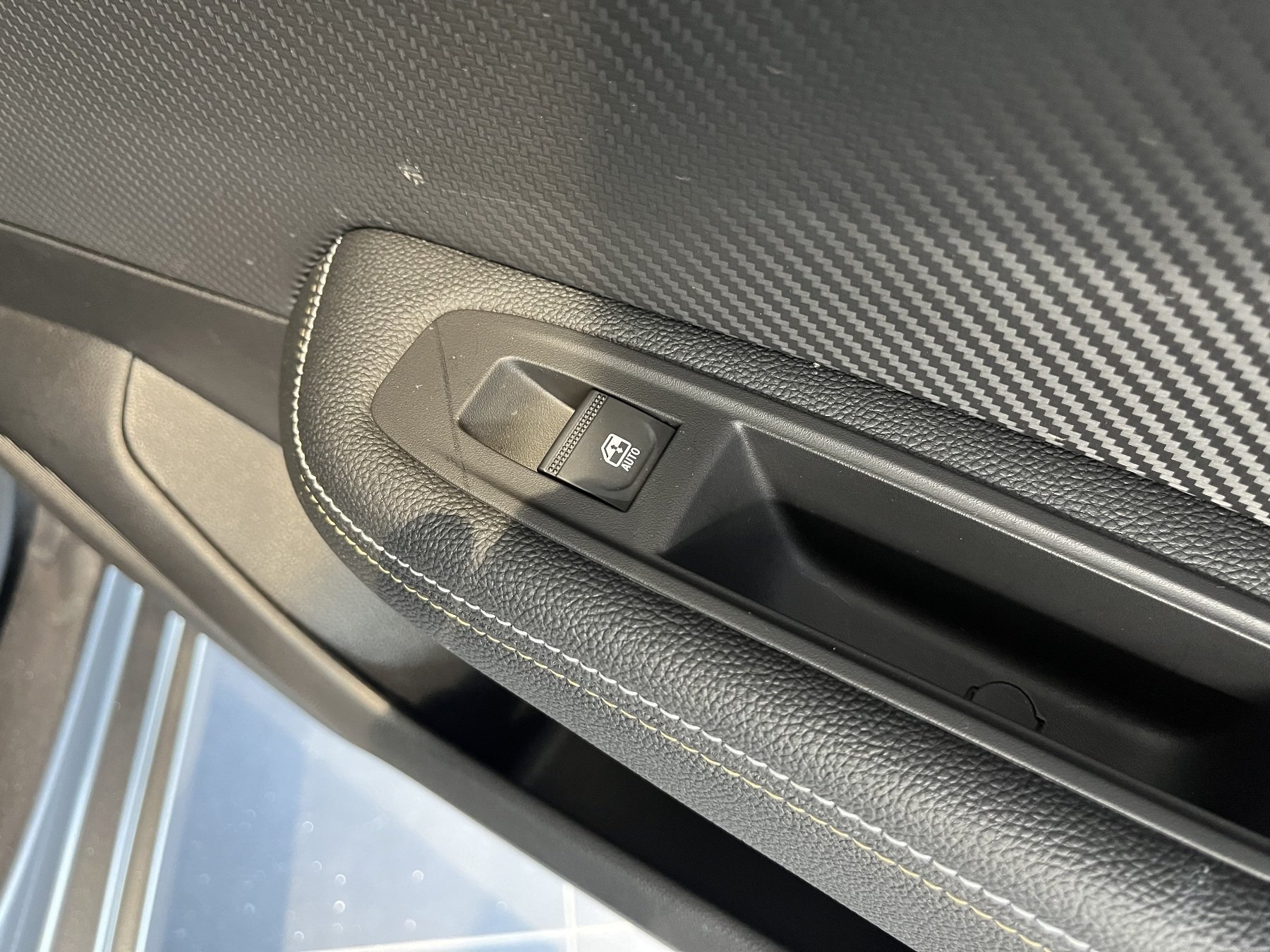 Bild 10 - Clio Sondermodell E-TECH Engineered