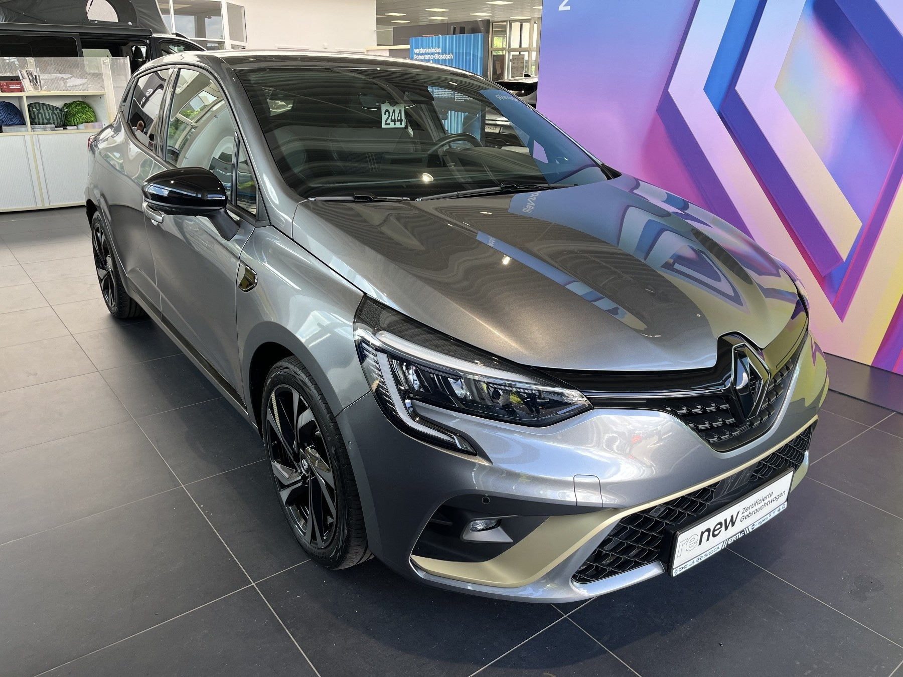 Bild 3 - Clio Sondermodell E-TECH Engineered
