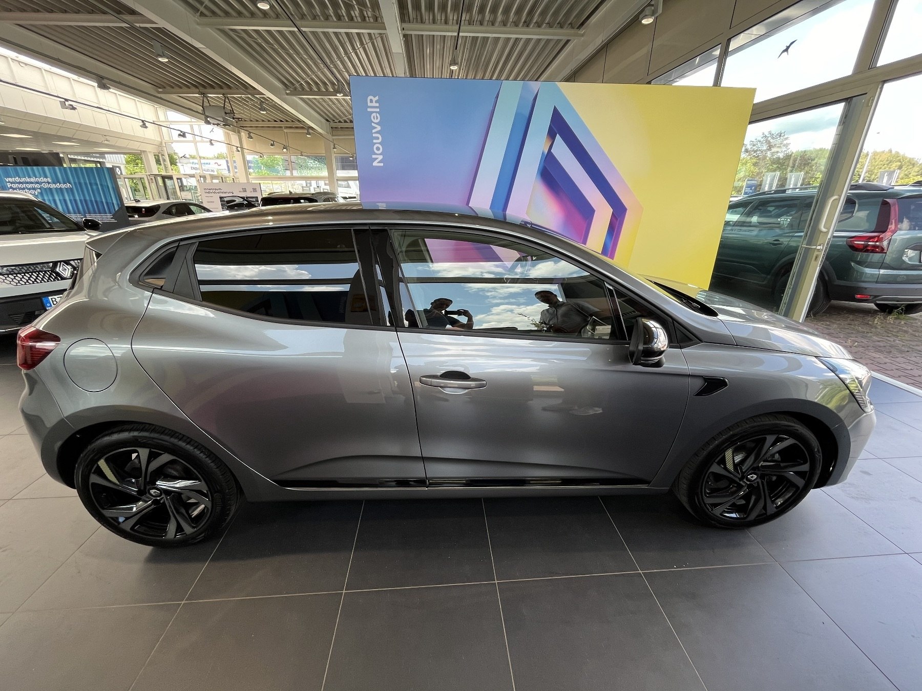 Bild 4 - Clio Sondermodell E-TECH Engineered