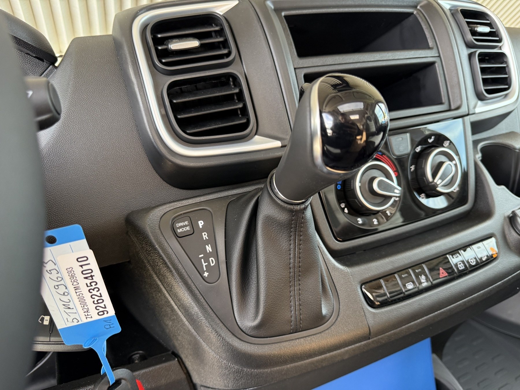 Bild 47 - V 66 *ACC*Combi 6E*Markise
