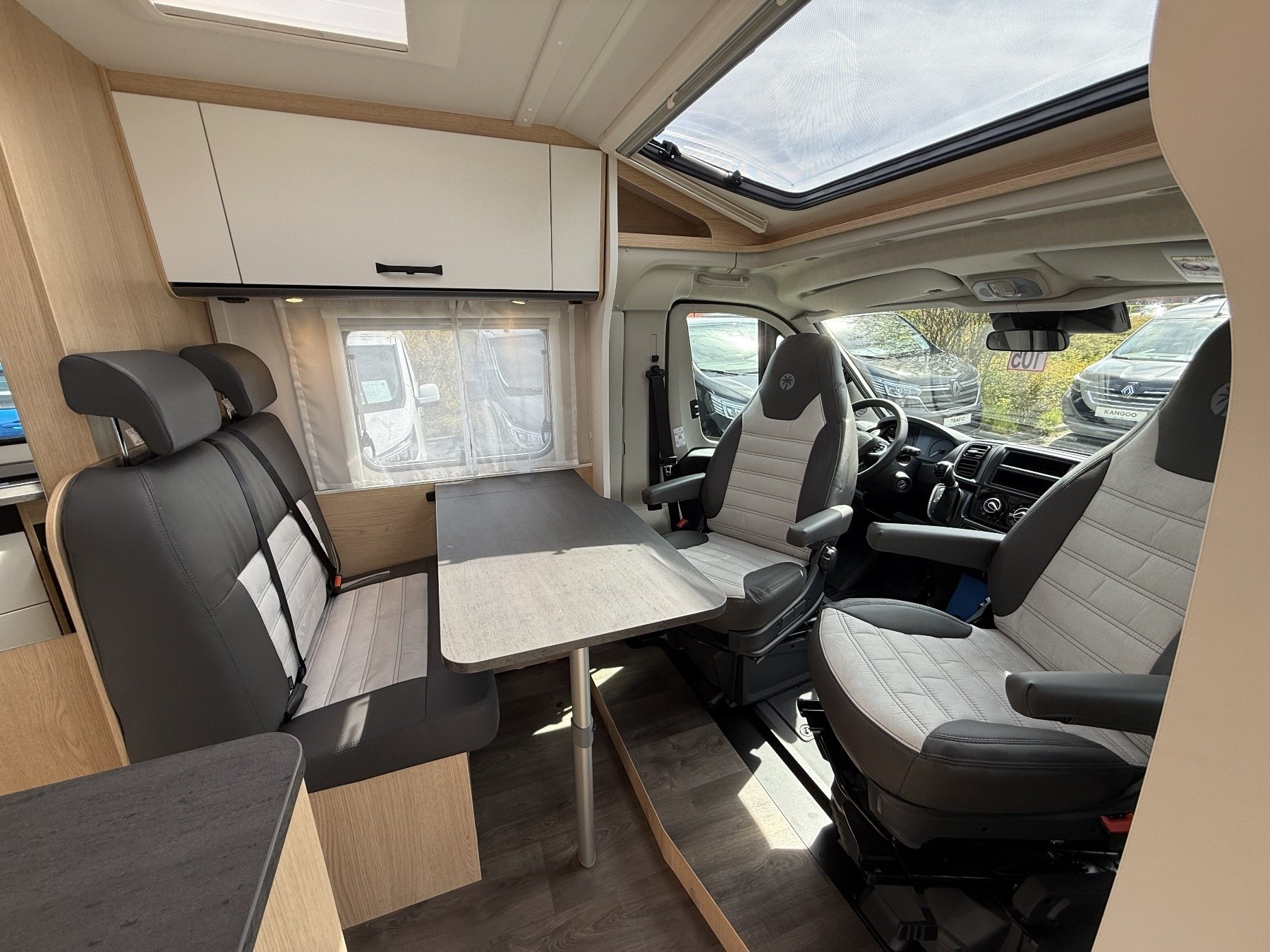 Bild 5 - V 66 *ACC*Combi 6E*Markise