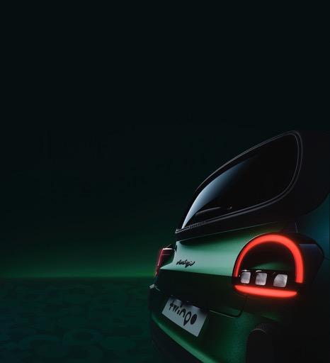 Renault Twingo E-Tech Heck in dunkelgrün.