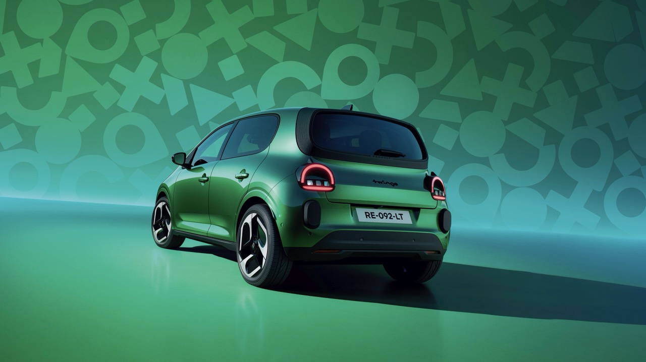 Renault Twingo E-Tech Heck in grün.