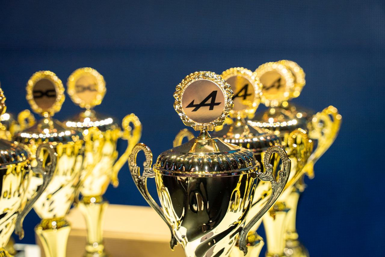 Renault Munich BeAStarProductions Pokal Bild