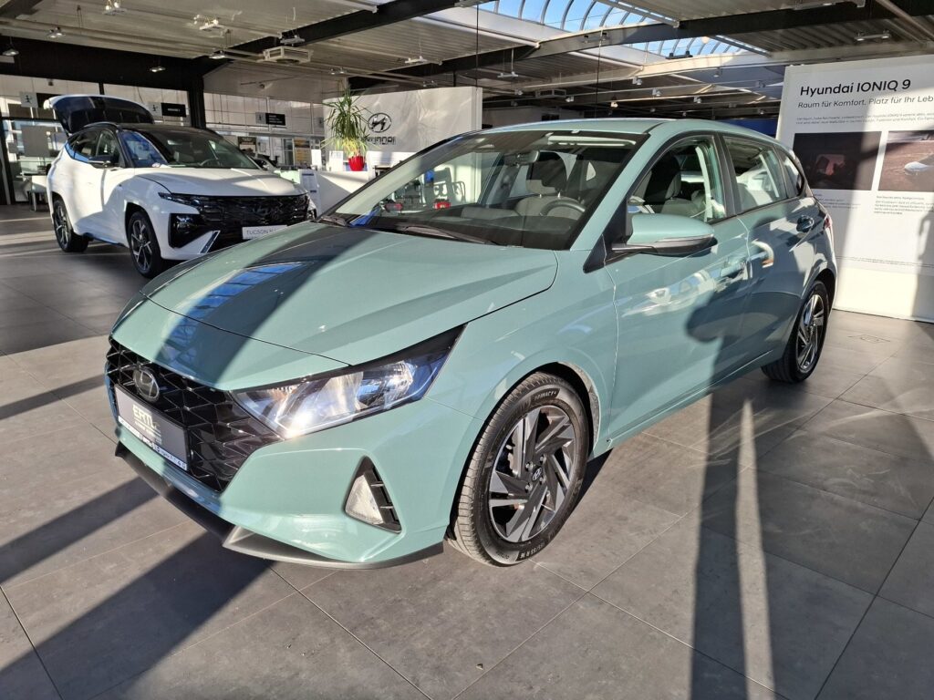 HYUNDAI i20 Exposé-Bild 1