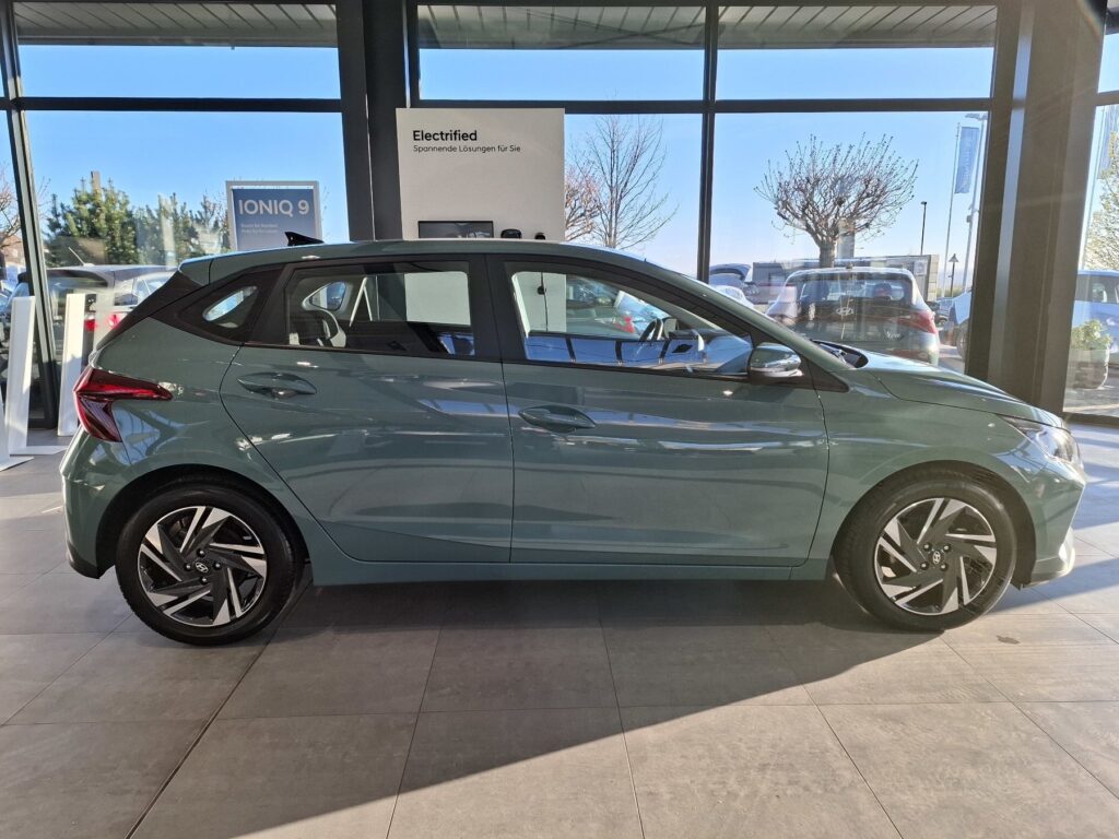 HYUNDAI i20 Exposé-Bild 4