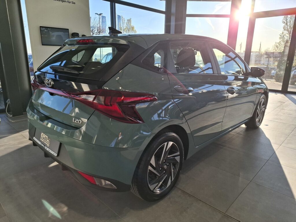 HYUNDAI i20 Exposé-Bild 5
