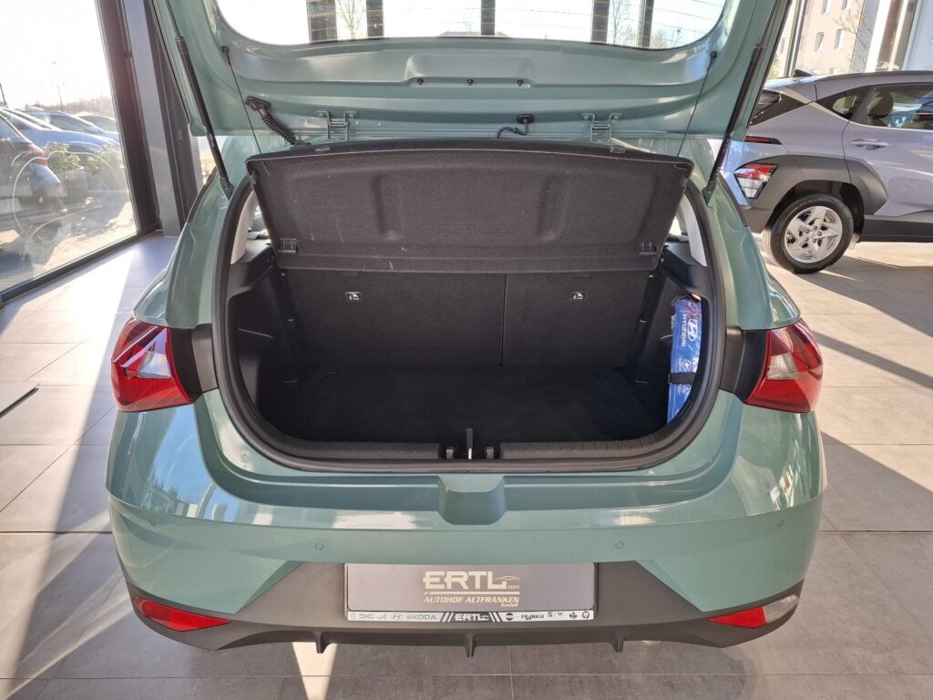 HYUNDAI i20 Exposé-Bild 8