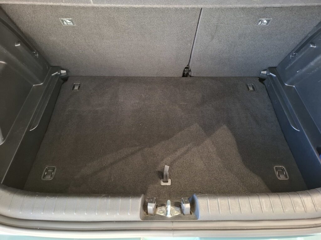 HYUNDAI i20 Exposé-Bild 10