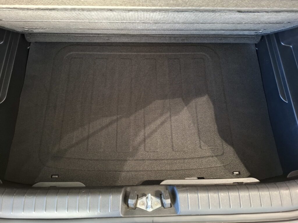 HYUNDAI i20 Exposé-Bild 11