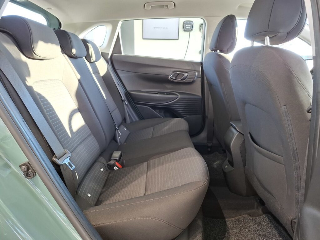 HYUNDAI i20 Exposé-Bild 14