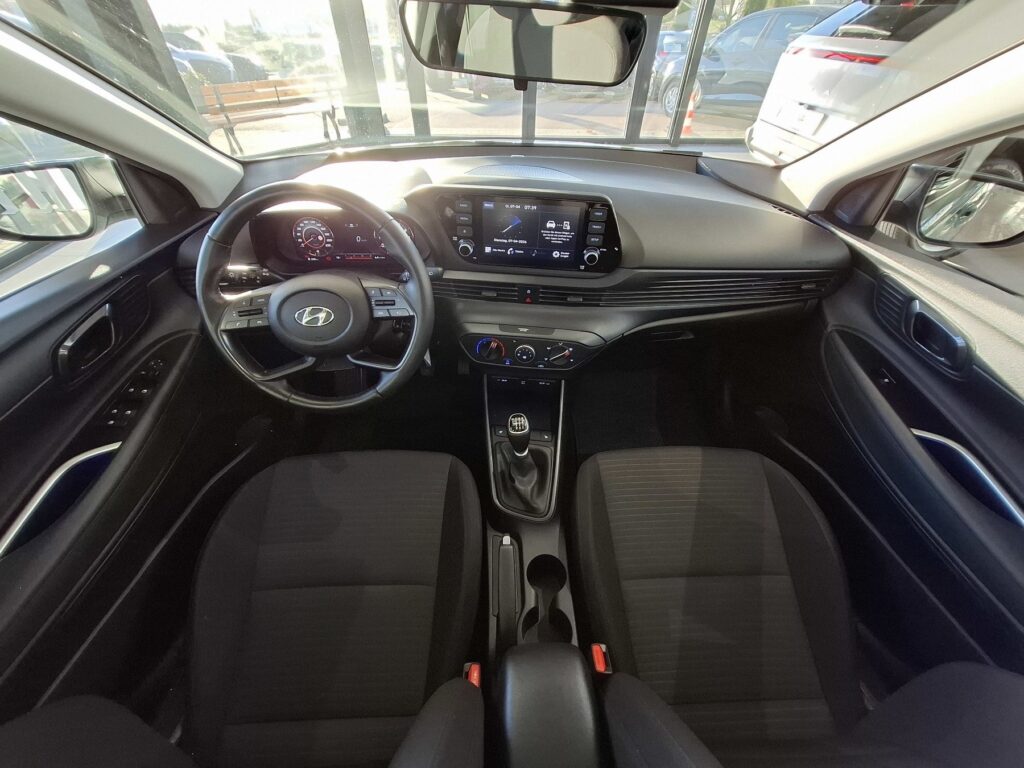 HYUNDAI i20 Exposé-Bild 16