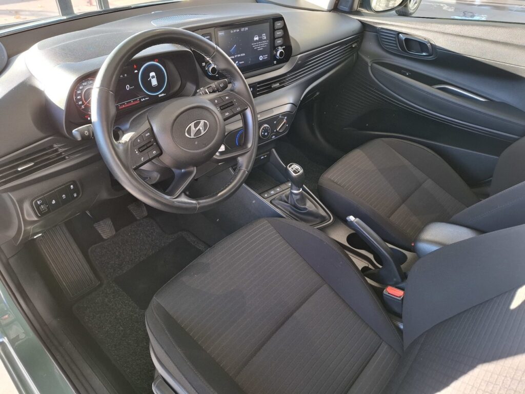 HYUNDAI i20 Exposé-Bild 17