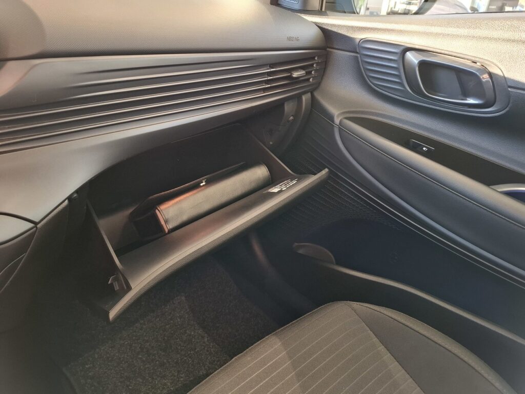 HYUNDAI i20 Exposé-Bild 27