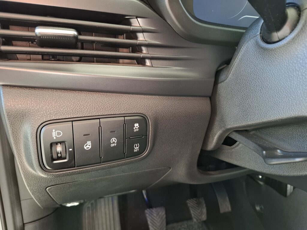 HYUNDAI i20 Exposé-Bild 33