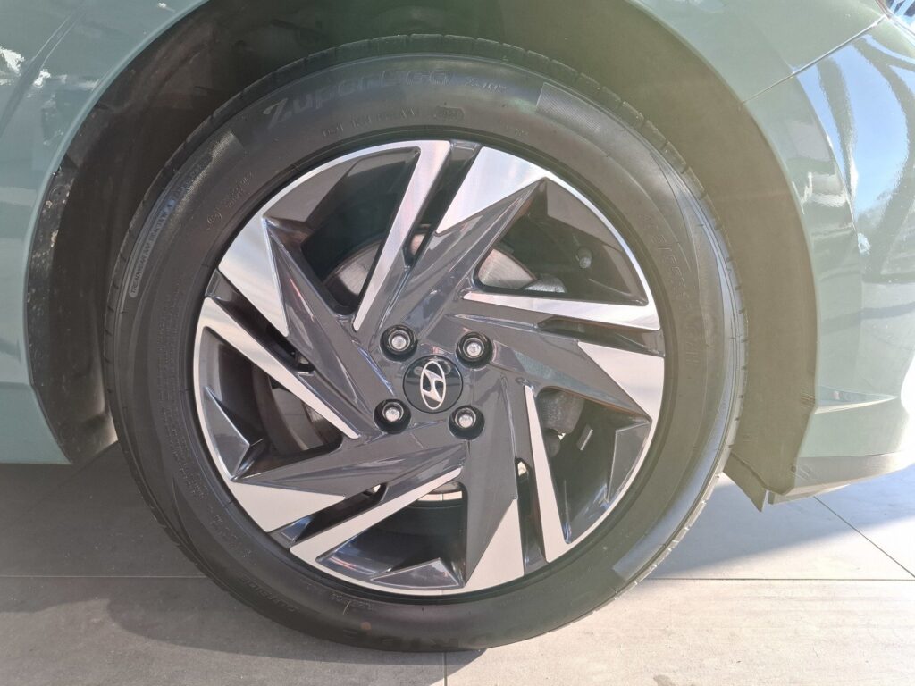 HYUNDAI i20 Exposé-Bild 37