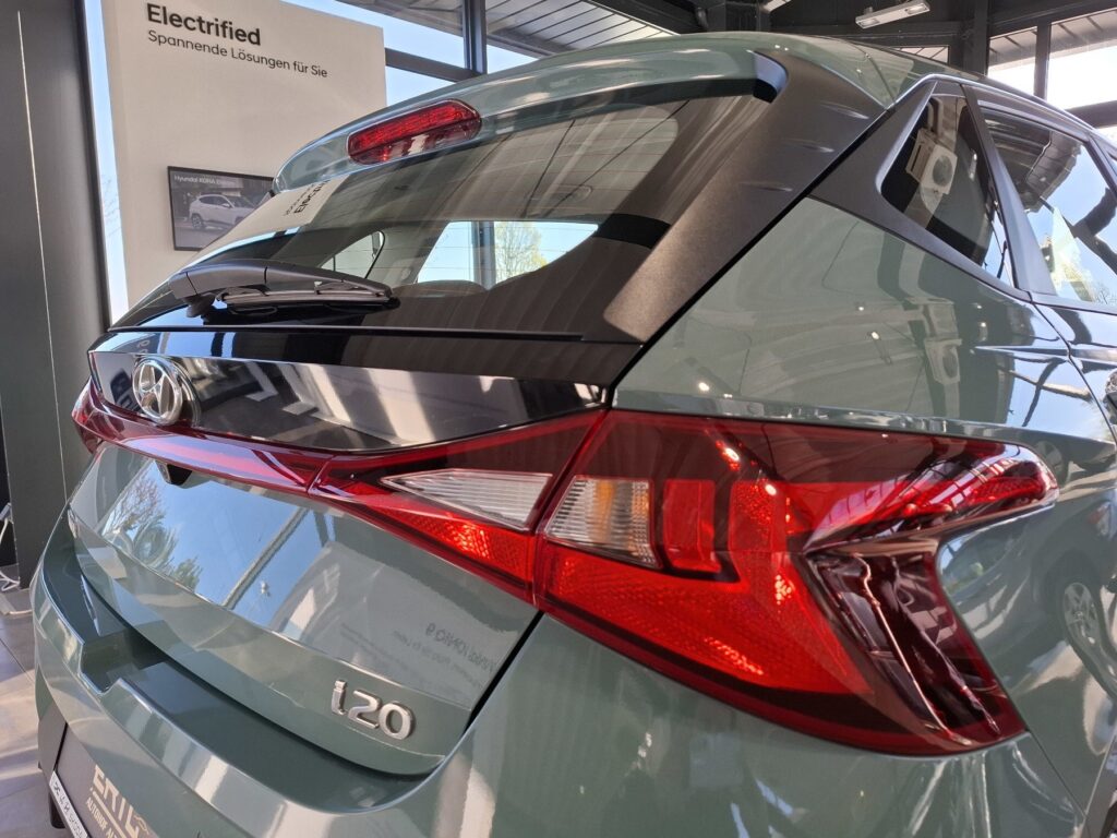 HYUNDAI i20 Exposé-Bild 39