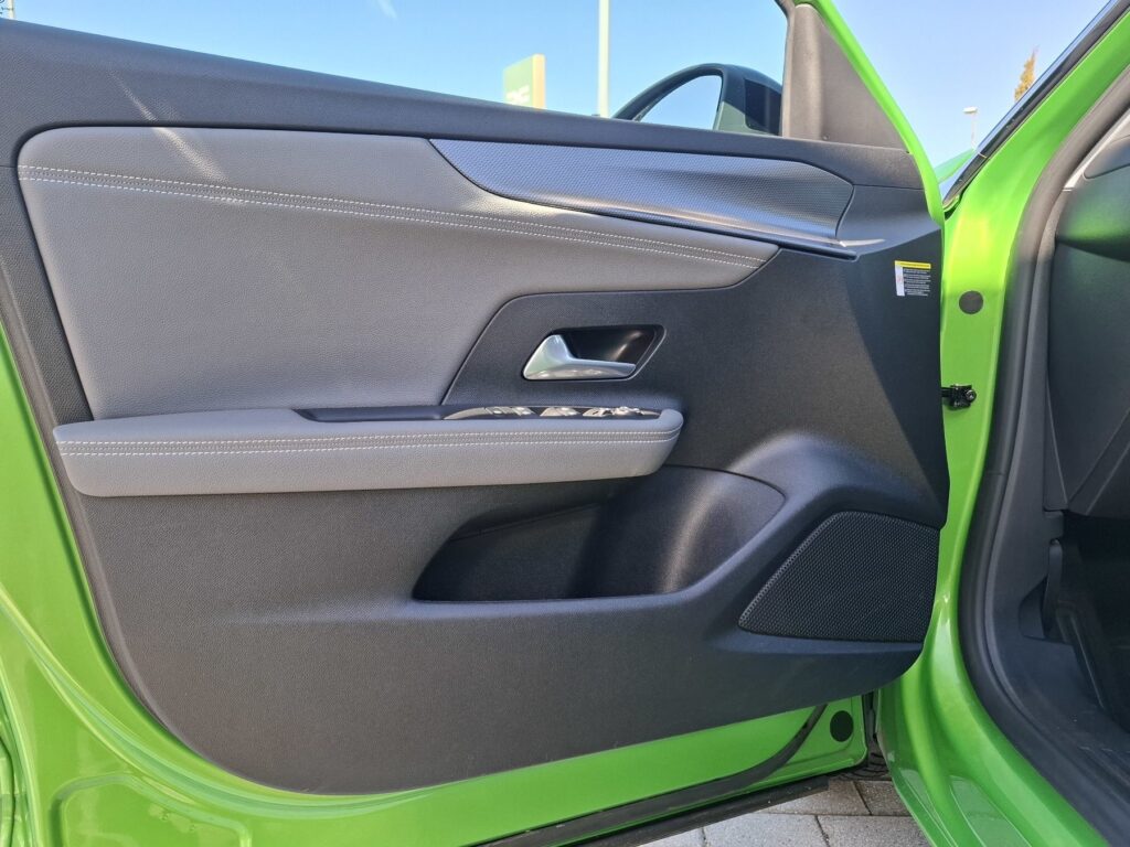 Opel Mokka-e Exposé-Bild 36