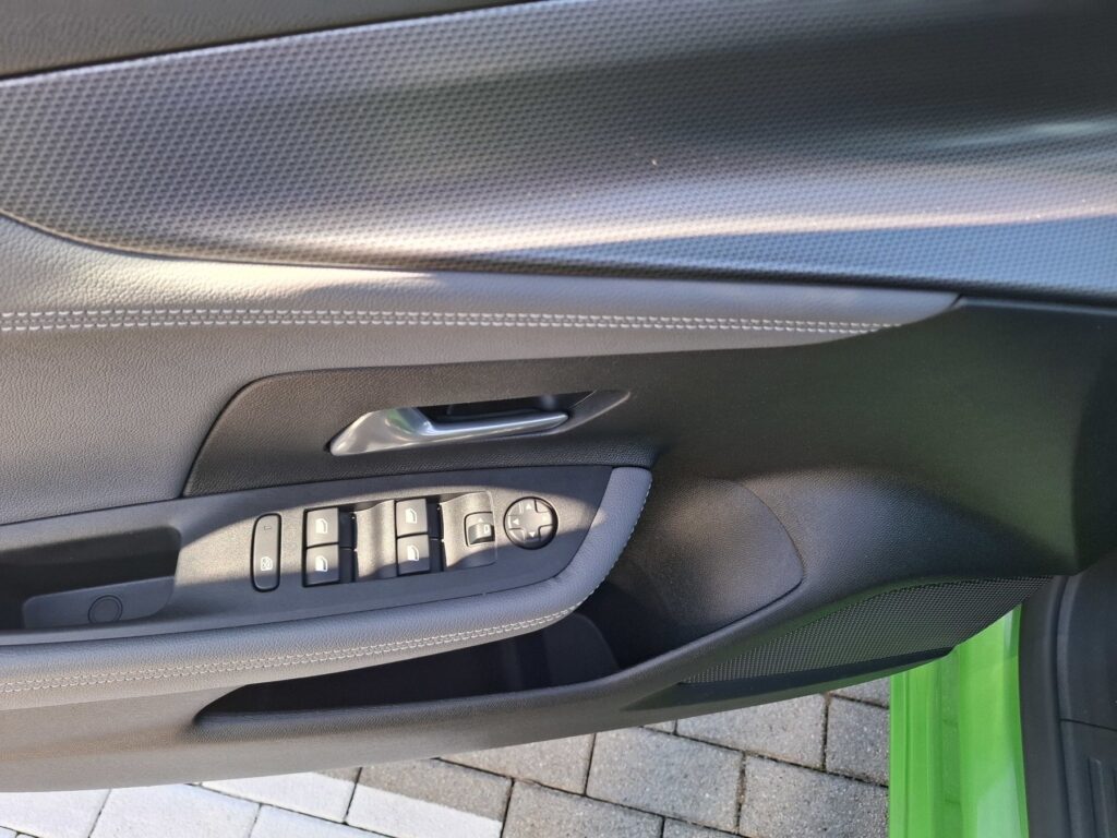 Opel Mokka-e Exposé-Bild 37