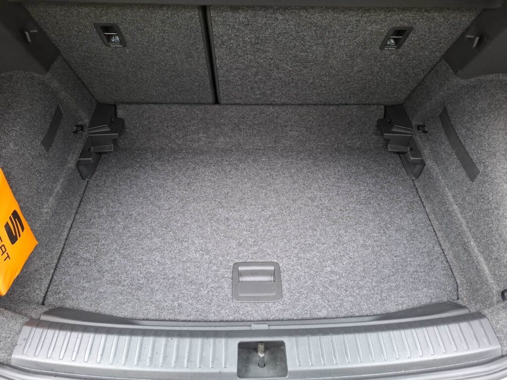 SEAT Arona Exposé-Bild 11