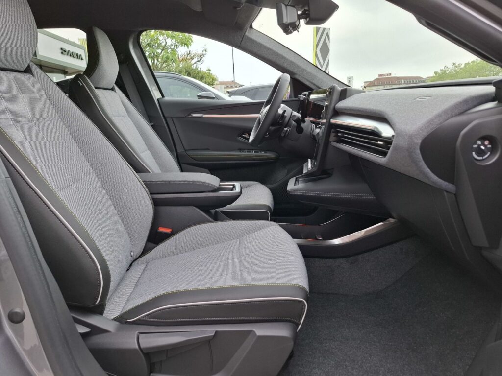 Renault Scenic E-TECH Exposé-Bild 16