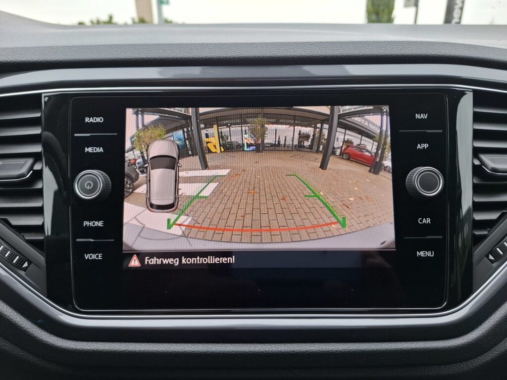 VW T-Roc Exposé-Bild 24