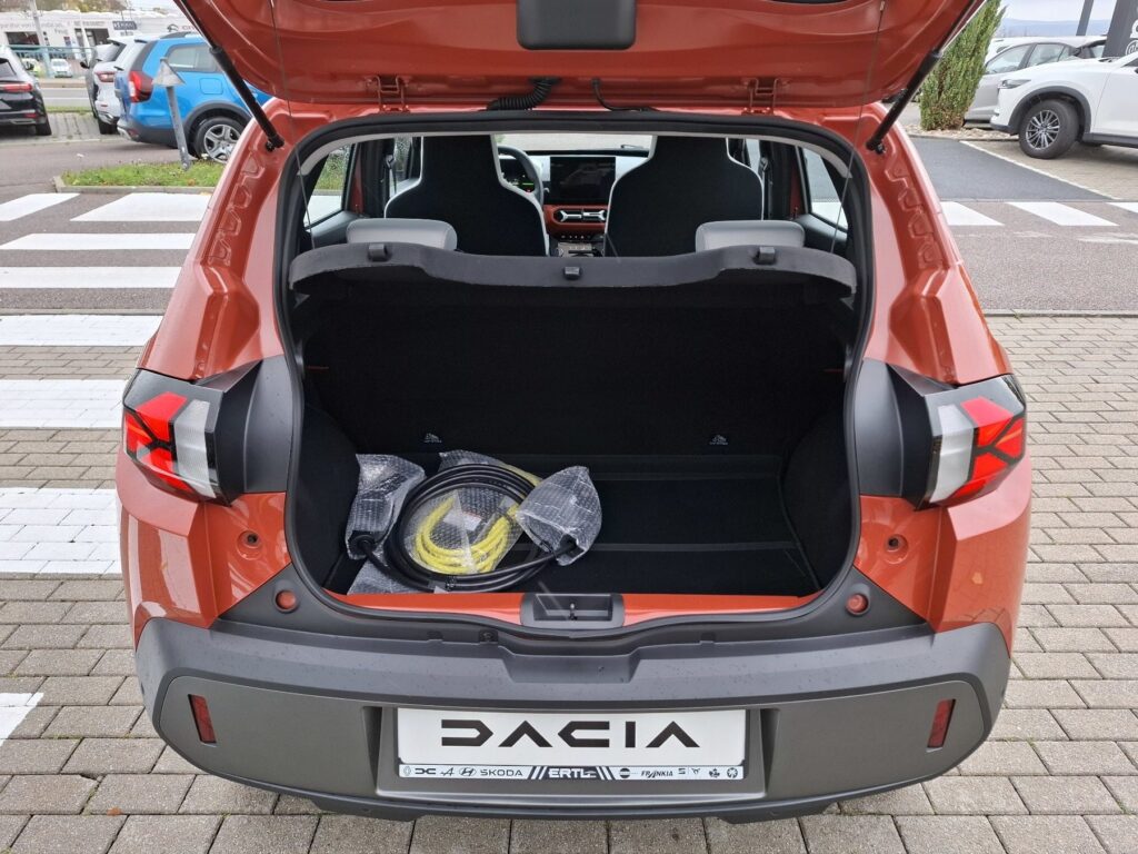 Dacia Spring Exposé-Bild 8