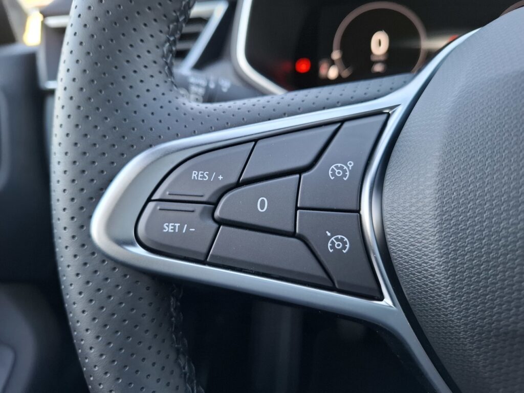 Renault Clio Exposé-Bild 18