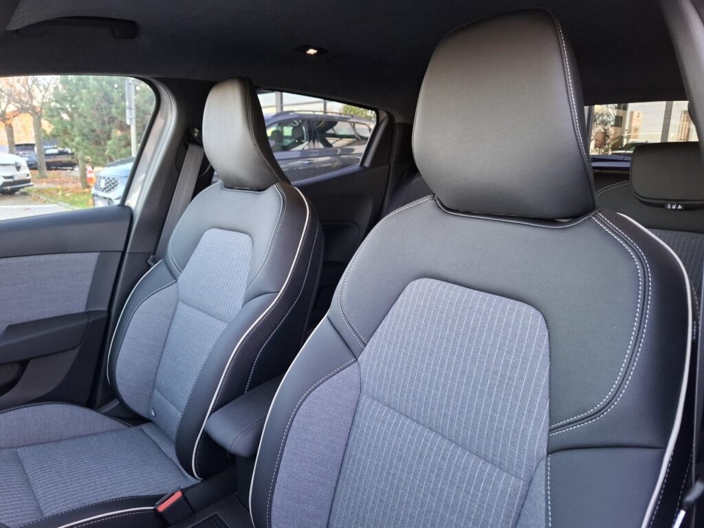 Renault Clio Exposé-Bild 27