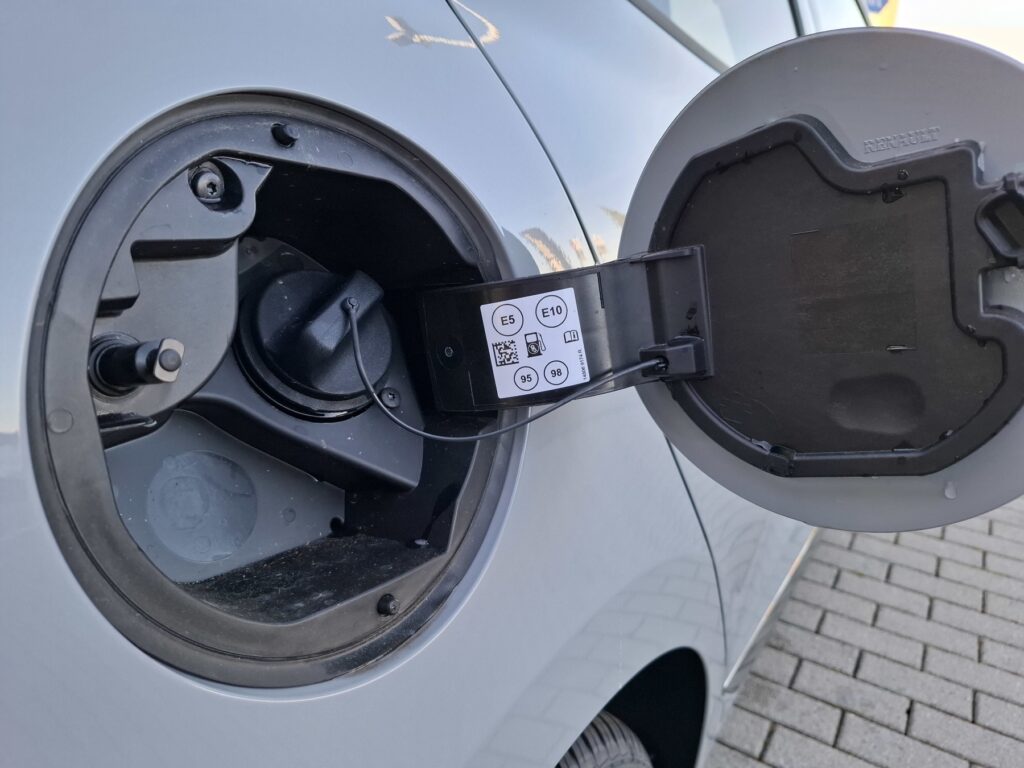 Renault Clio Exposé-Bild 34