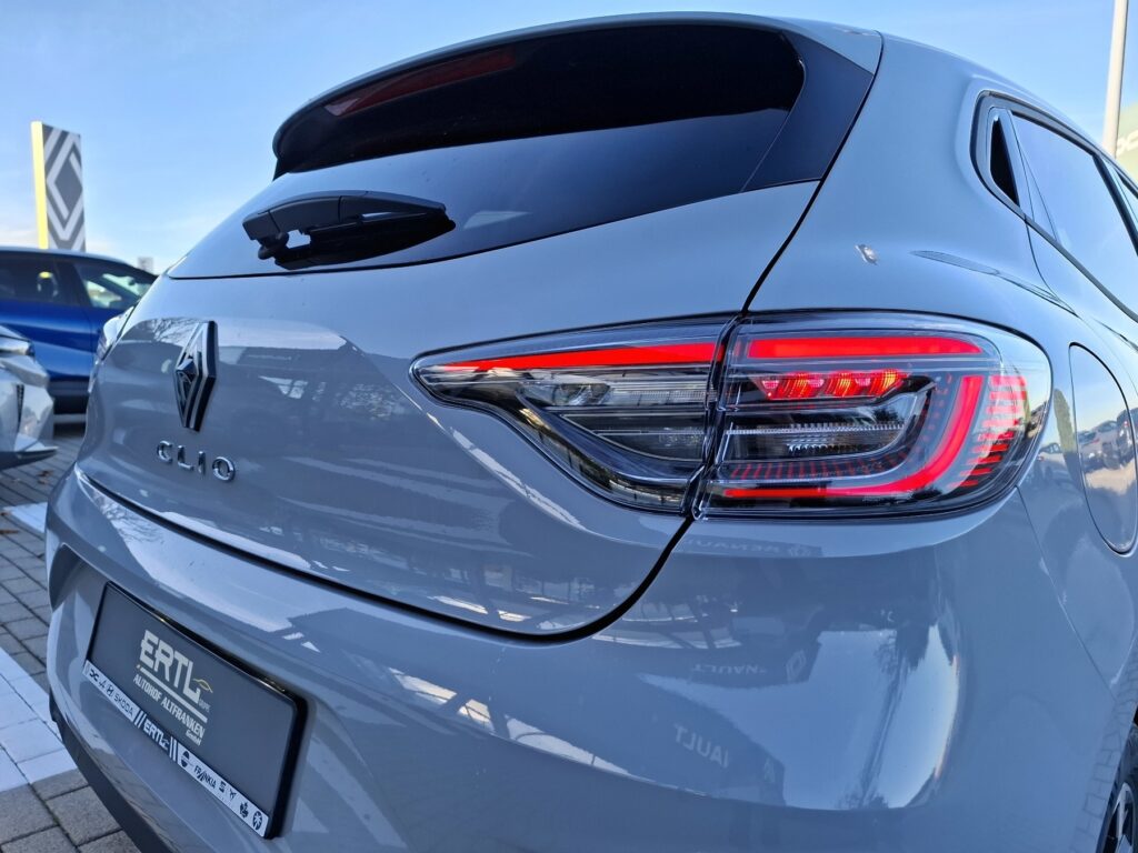 Renault Clio Exposé-Bild 37