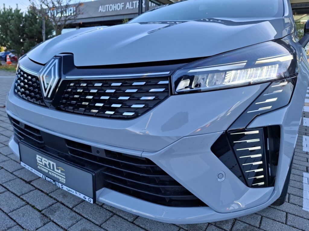 Renault Clio Exposé-Bild 38