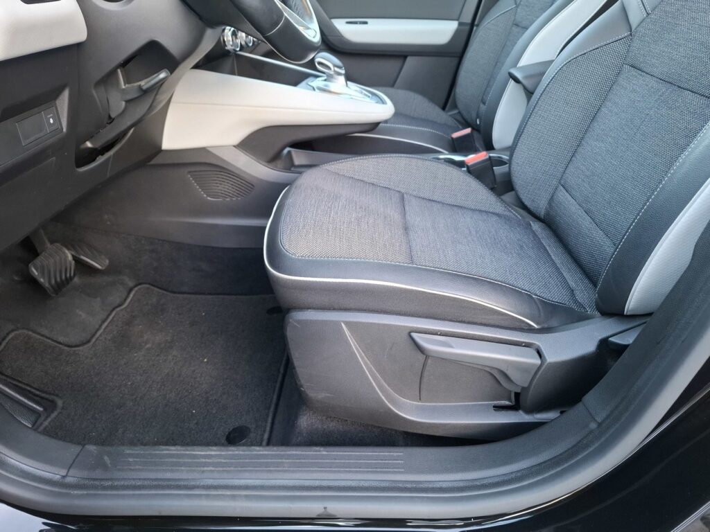 Renault Captur Exposé-Bild 32