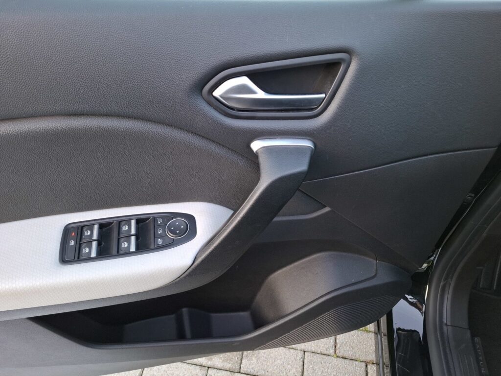 Renault Captur Exposé-Bild 34
