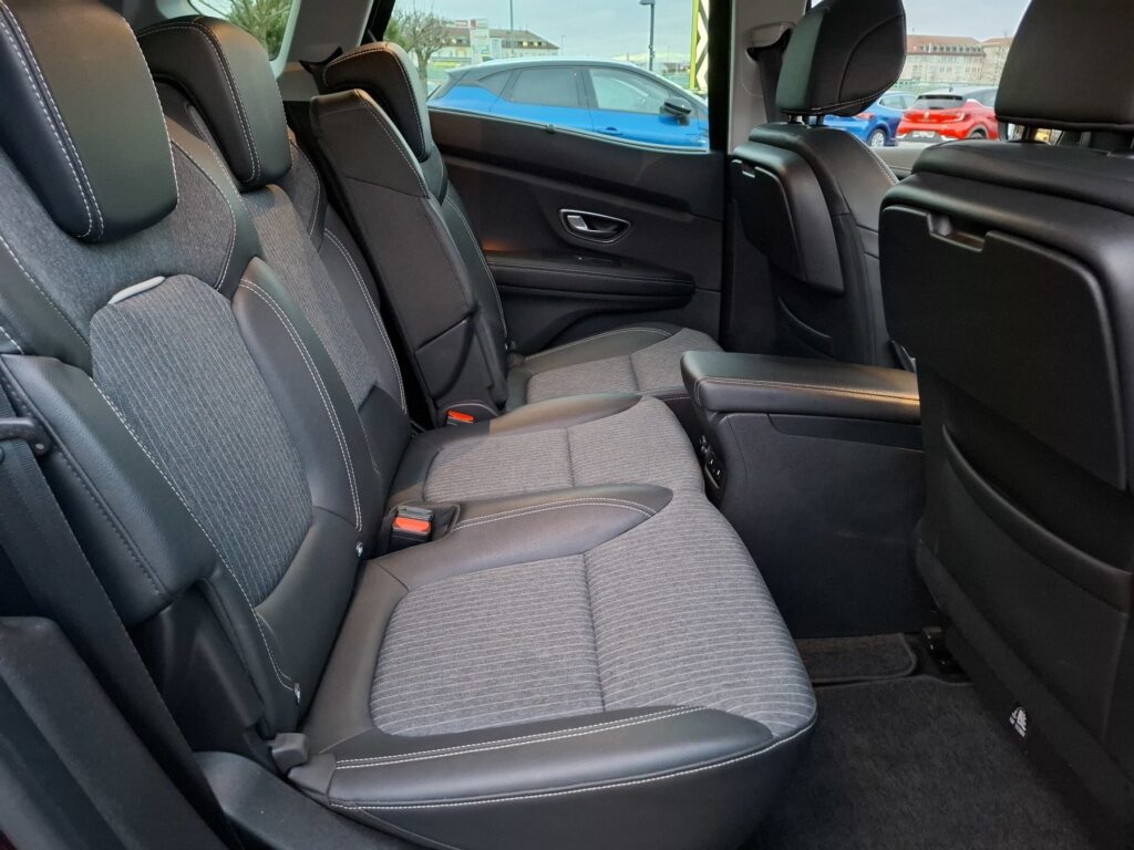 Renault Scenic Exposé-Bild 17