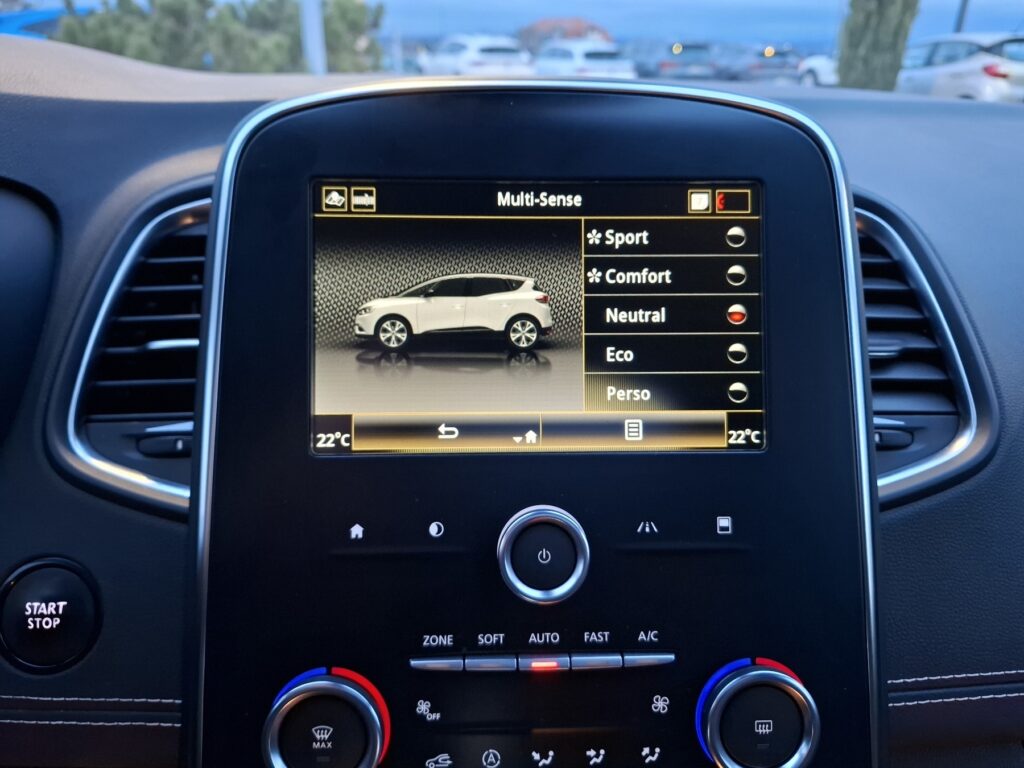 Renault Scenic Exposé-Bild 28