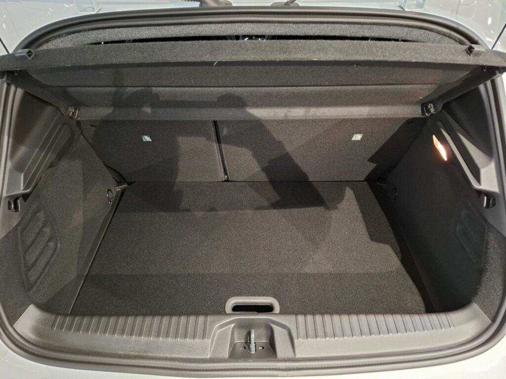 Renault Clio Exposé-Bild 9