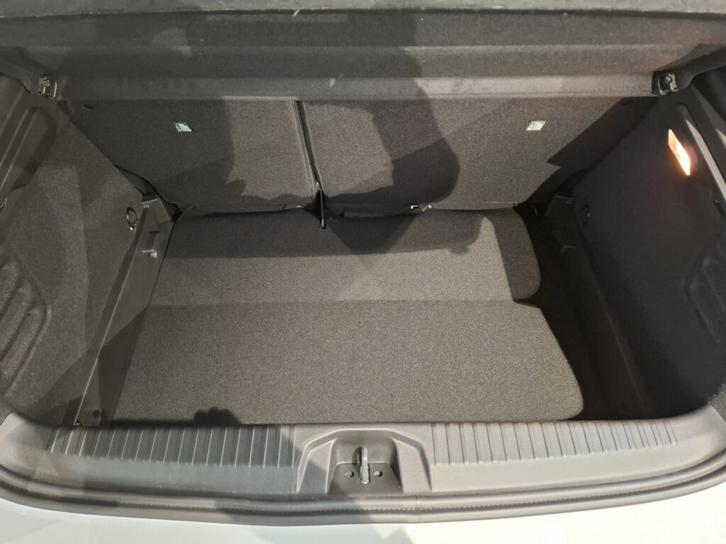 Renault Clio Exposé-Bild 10